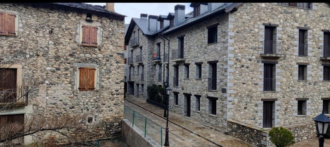 Check-In Casas Labert Apartment Benasque Bagian luar foto